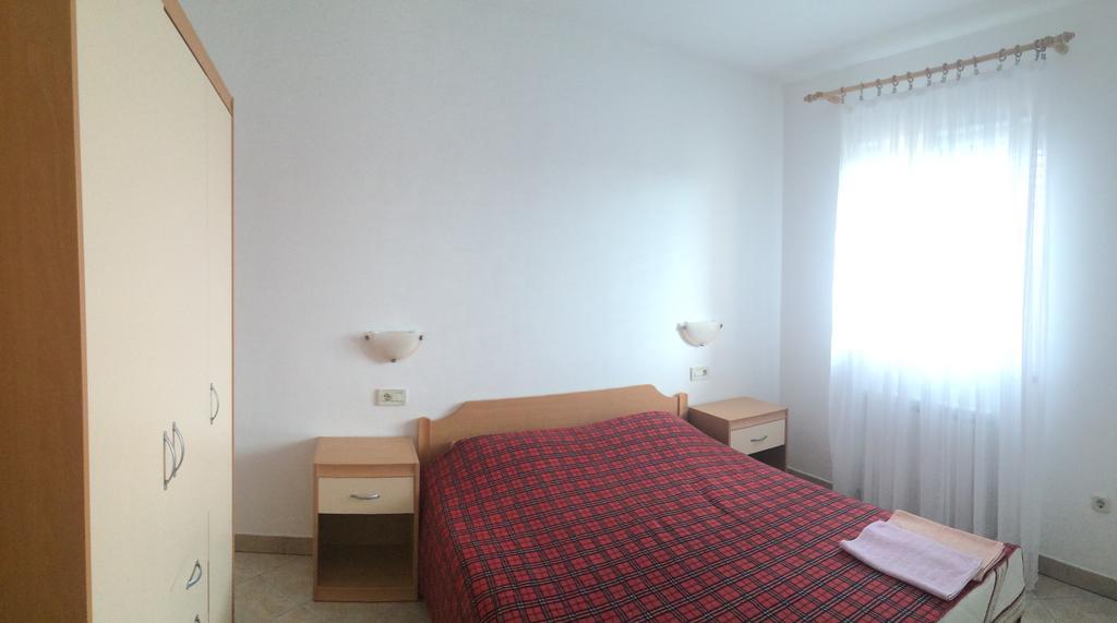 Apartments Bodi ロヴィニ エクステリア 写真